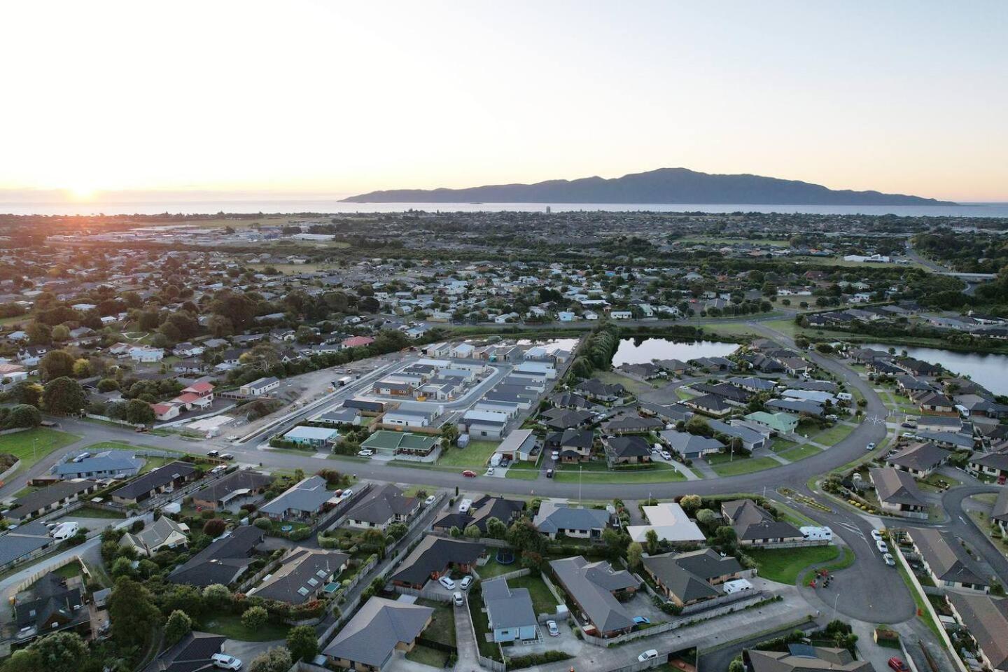 Brand New & Cosy In Kapiti - New 3-Bedrooms 4-Beds In Paraparaumu Eksteriør bilde
